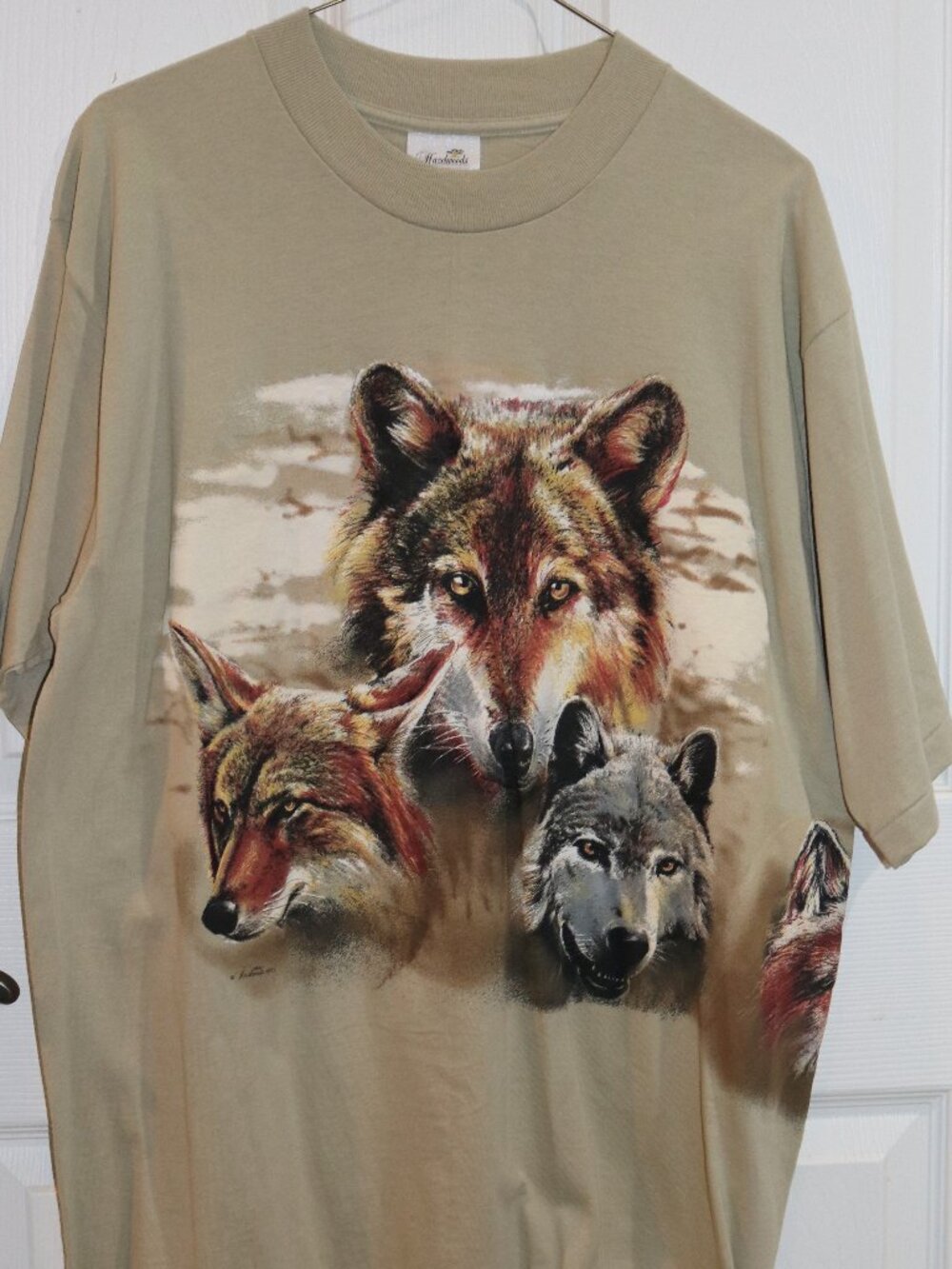 Tan L Hazelwoods heavyweight wolf design wraparound tshirt. New.